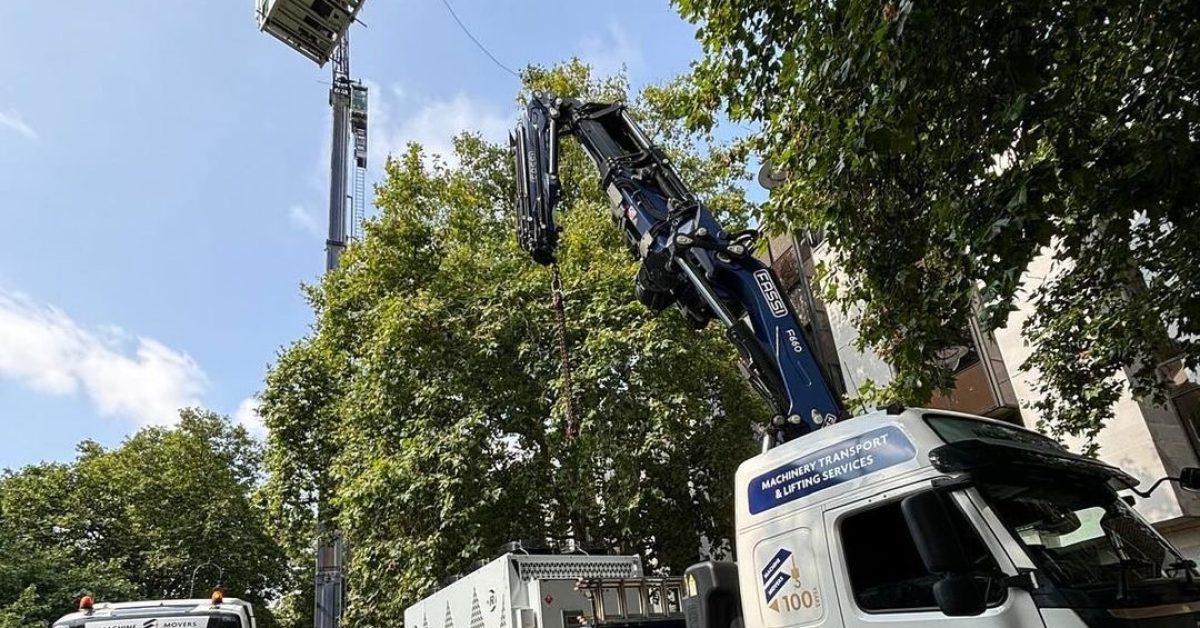 Chiller changeover at University College London with cityliftings 7 axle spiering.